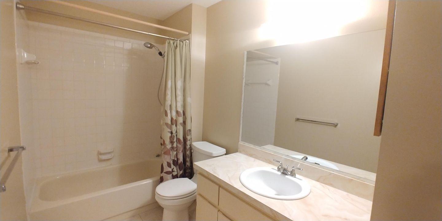 Active With Contract: $2,200 (2 beds, 2 baths, 1344 Square Feet)