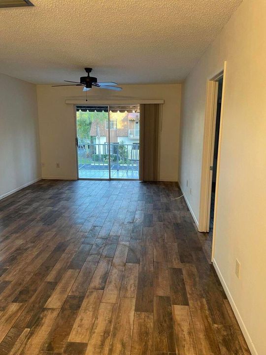 For Rent: $1,800 (2 beds, 2 baths, 875 Square Feet)