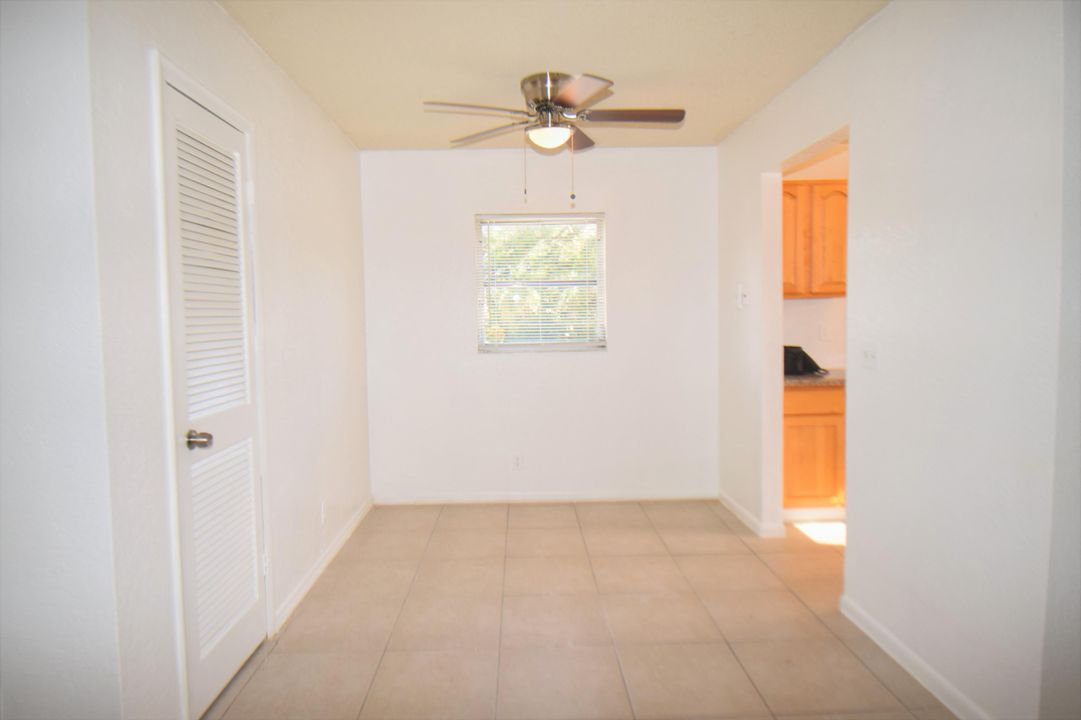 For Sale: $200,000 (2 beds, 2 baths, 707 Square Feet)