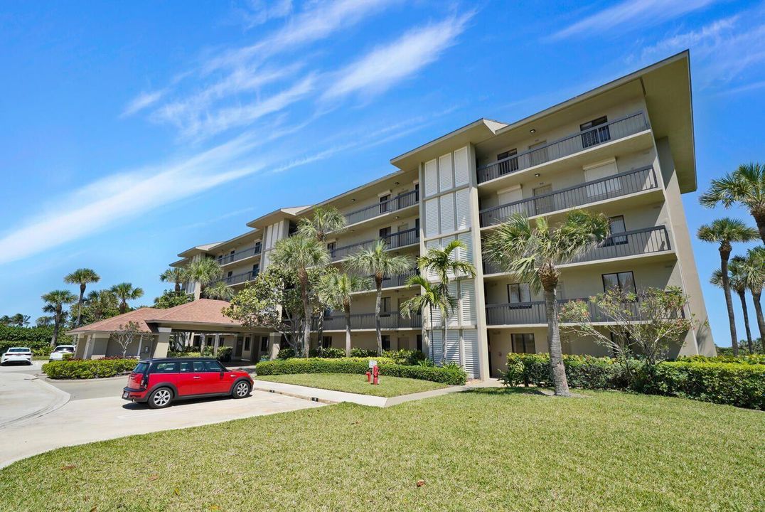 Active With Contract: $7,750 (2 beds, 2 baths, 1385 Square Feet)