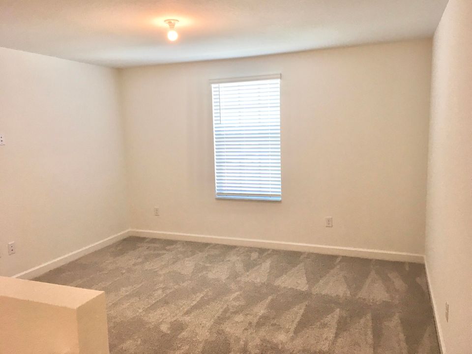 For Rent: $3,000 (4 beds, 2 baths, 2582 Square Feet)