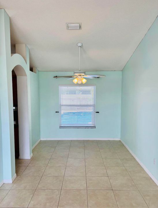 Active With Contract: $2,900 (3 beds, 2 baths, 1760 Square Feet)