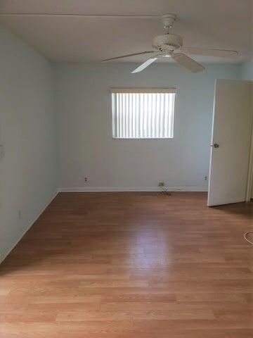 For Rent: $1,400 (1 beds, 1 baths, 726 Square Feet)