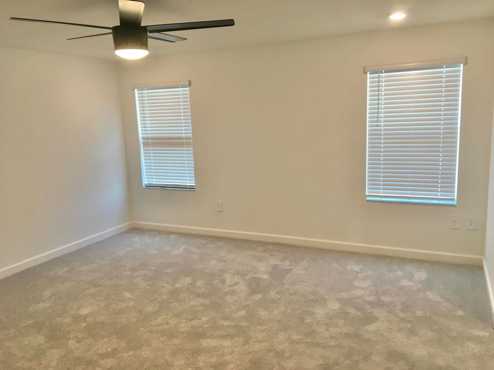 Active With Contract: $3,200 (4 beds, 2 baths, 3007 Square Feet)