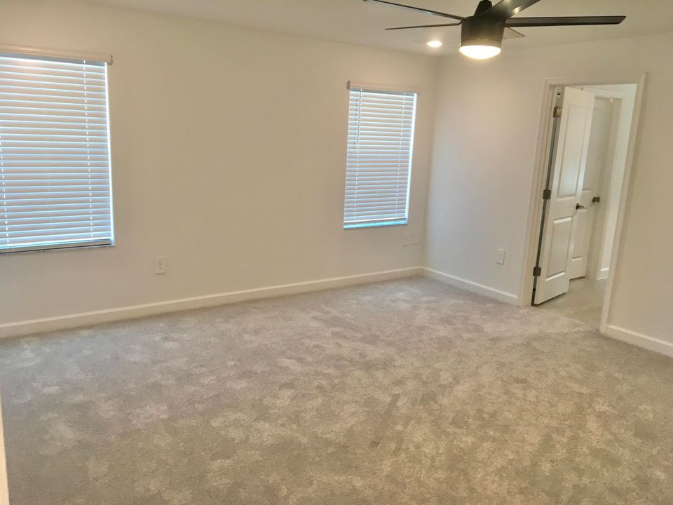 Active With Contract: $3,200 (4 beds, 2 baths, 3007 Square Feet)