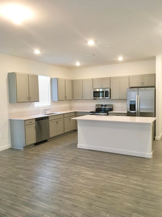 Active With Contract: $3,200 (4 beds, 2 baths, 3007 Square Feet)