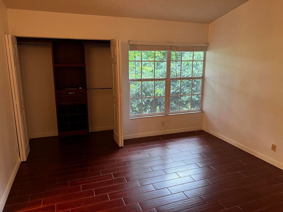 For Rent: $3,550 (3 beds, 2 baths, 1442 Square Feet)