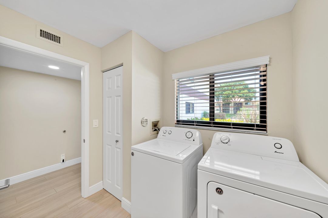 Active With Contract: $264,900 (2 beds, 2 baths, 1150 Square Feet)