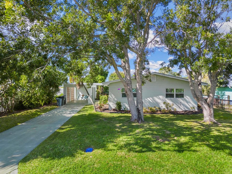 For Sale: $635,000 (3 beds, 2 baths, 1580 Square Feet)