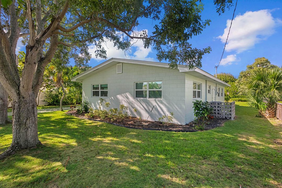 For Sale: $635,000 (3 beds, 2 baths, 1580 Square Feet)