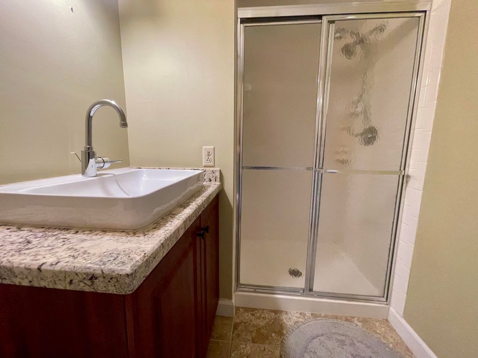 For Rent: $5,500 (2 beds, 2 baths, 1429 Square Feet)