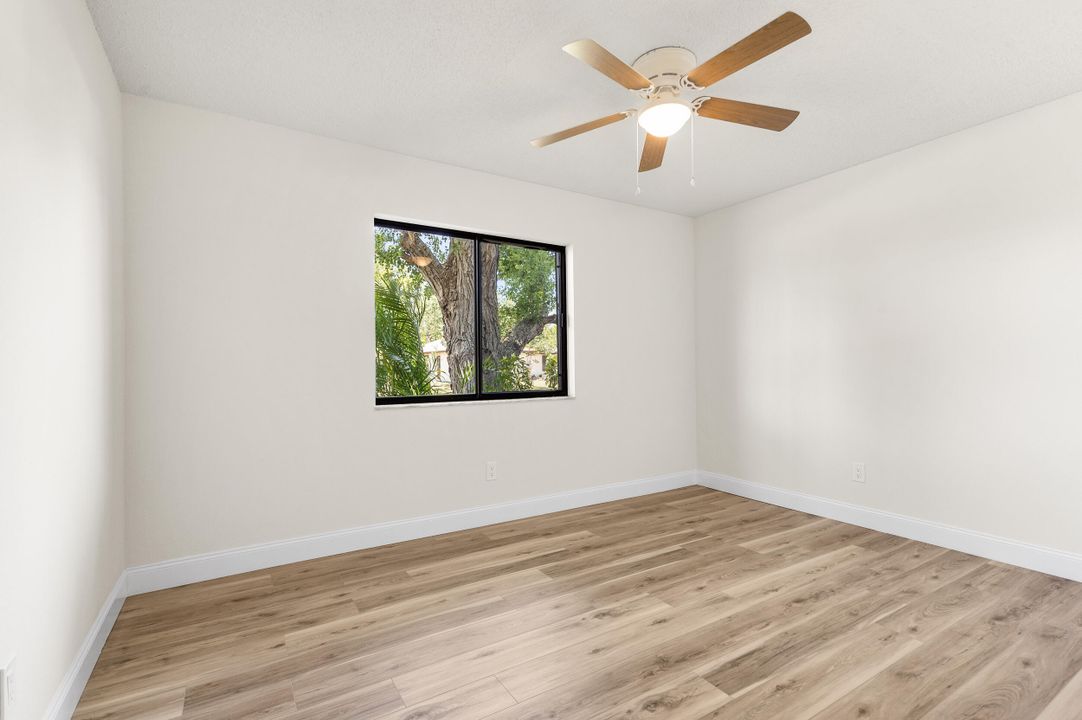 For Sale: $299,000 (2 beds, 1 baths, 904 Square Feet)