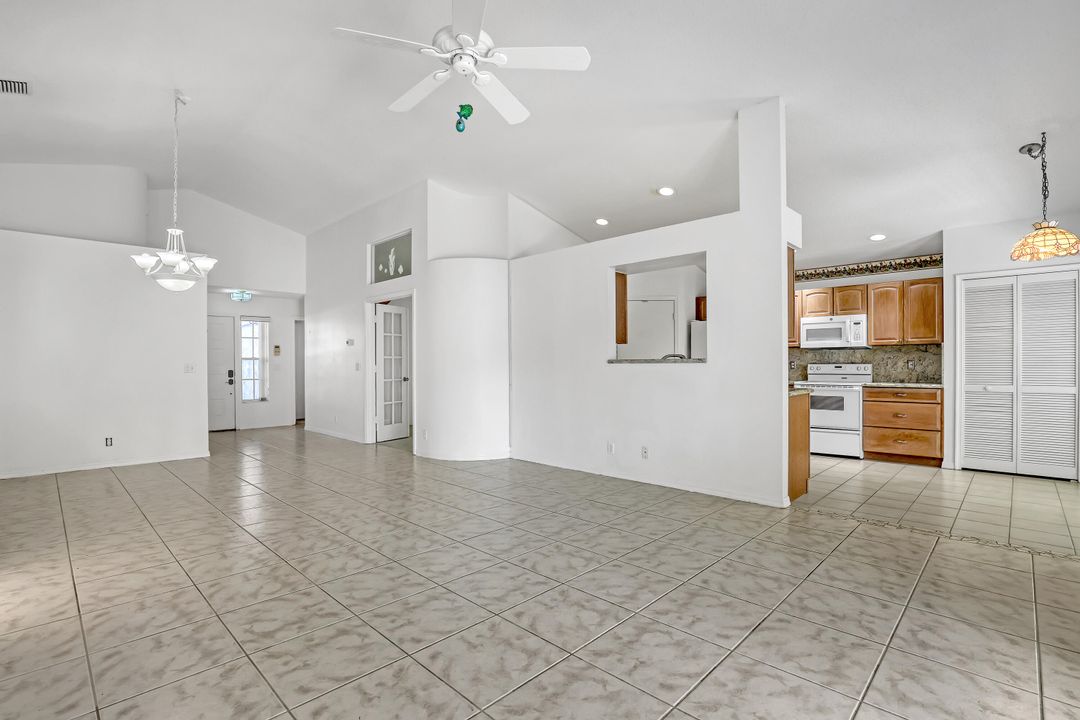 For Sale: $595,000 (3 beds, 2 baths, 1422 Square Feet)