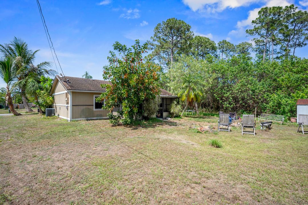 For Sale: $305,000 (3 beds, 2 baths, 1032 Square Feet)