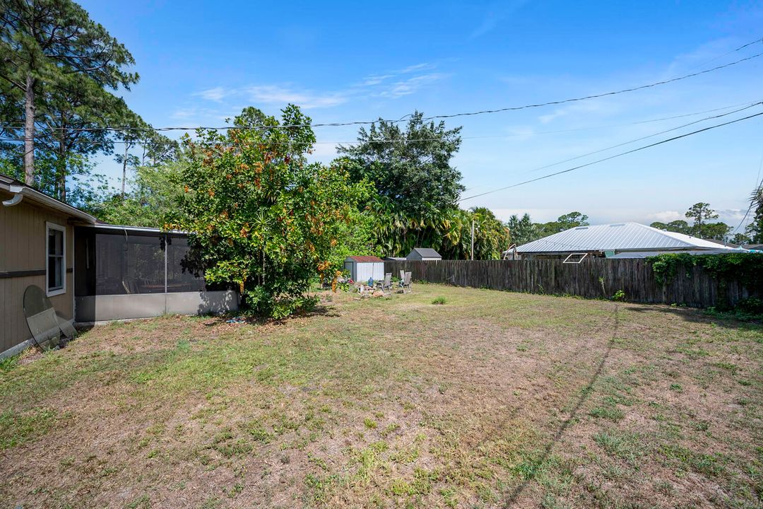 For Sale: $305,000 (3 beds, 2 baths, 1032 Square Feet)