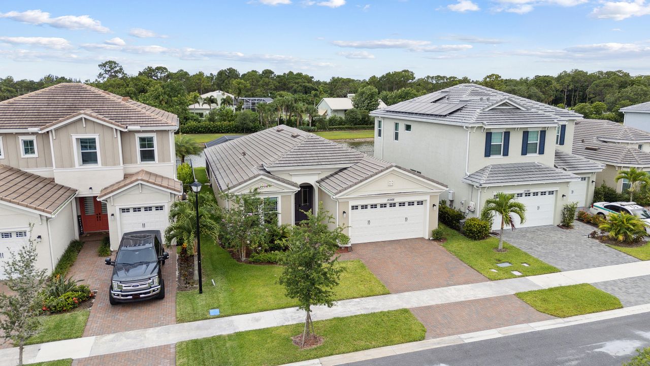 For Sale: $749,000 (2 beds, 2 baths, 2042 Square Feet)