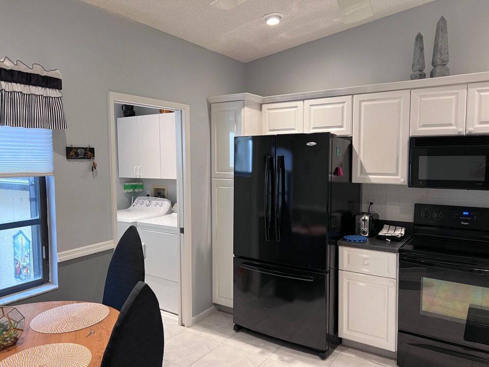 For Sale: $399,900 (2 beds, 2 baths, 1310 Square Feet)