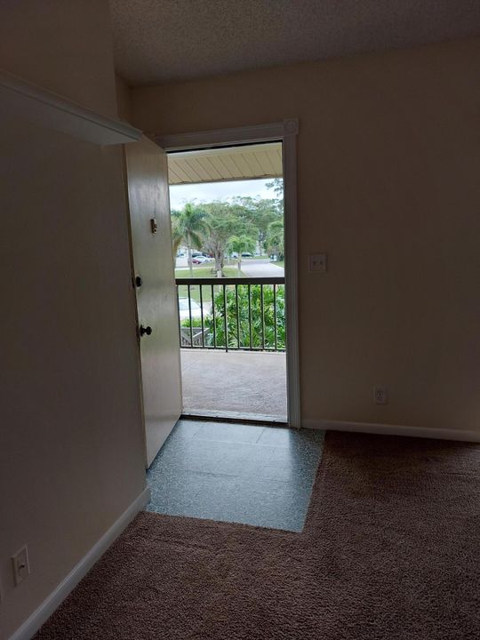 For Rent: $2,300 (2 beds, 2 baths, 1025 Square Feet)