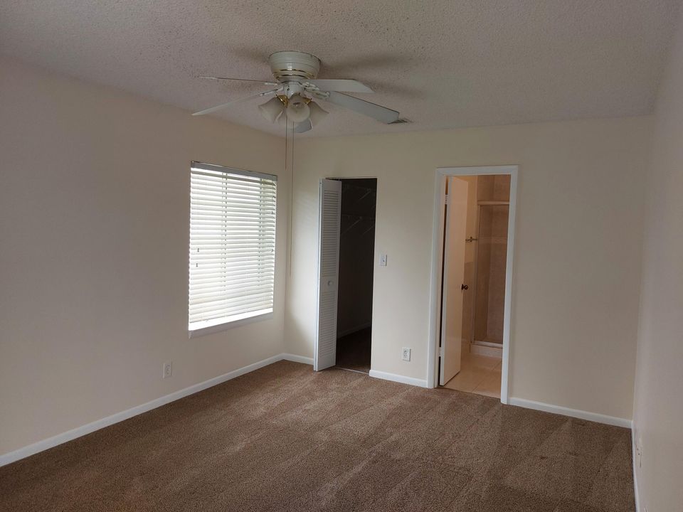 For Rent: $2,300 (2 beds, 2 baths, 1025 Square Feet)