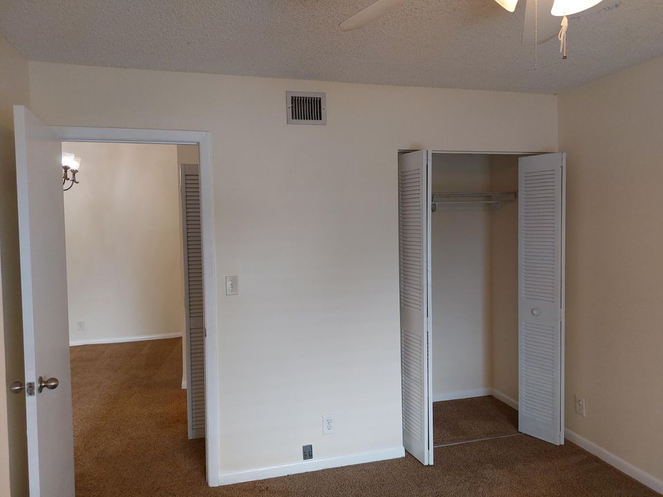 For Rent: $2,300 (2 beds, 2 baths, 1025 Square Feet)