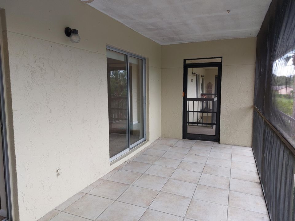 For Rent: $2,300 (2 beds, 2 baths, 1025 Square Feet)