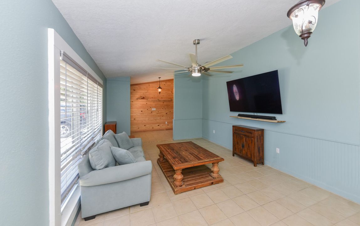 For Sale: $589,500 (3 beds, 2 baths, 2088 Square Feet)