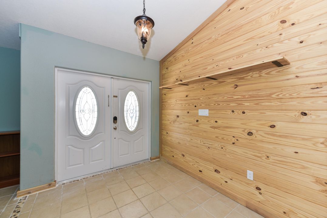 For Sale: $589,500 (3 beds, 2 baths, 2088 Square Feet)