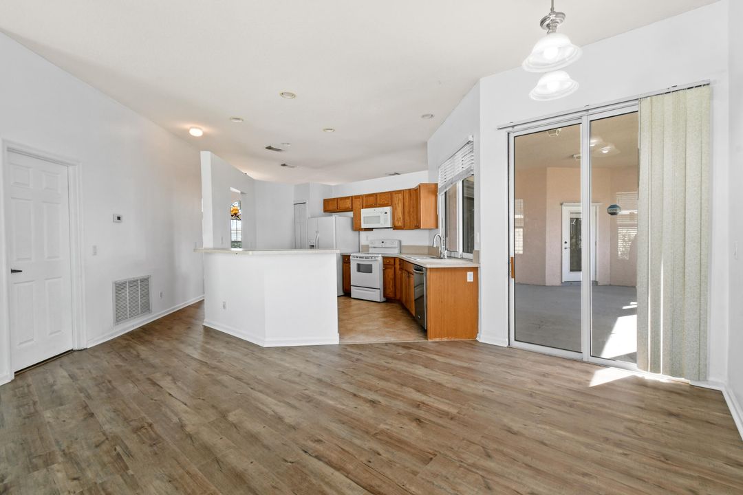 Active With Contract: $2,300 (3 beds, 2 baths, 2107 Square Feet)