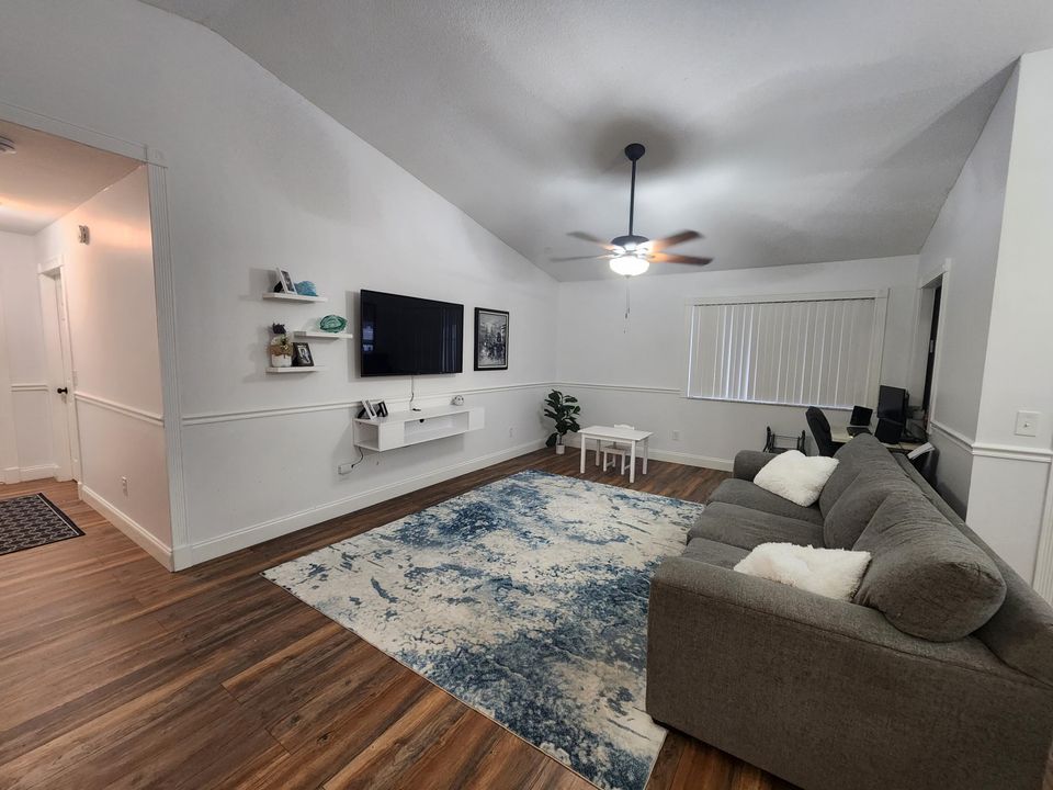 For Sale: $355,000 (3 beds, 2 baths, 1312 Square Feet)