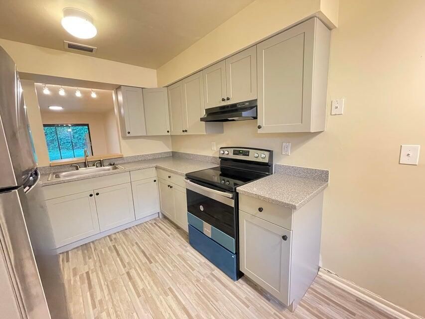 For Rent: $1,800 (2 beds, 2 baths, 1078 Square Feet)