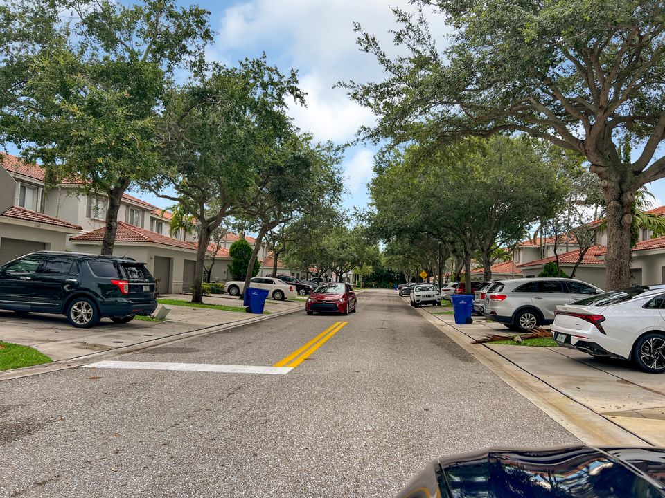 For Sale: $385,000 (3 beds, 2 baths, 1571 Square Feet)