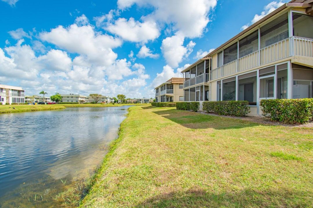 Active With Contract: $1,600 (2 beds, 2 baths, 880 Square Feet)