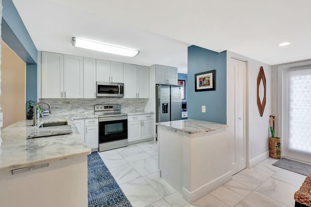 For Sale: $290,000 (2 beds, 2 baths, 1348 Square Feet)