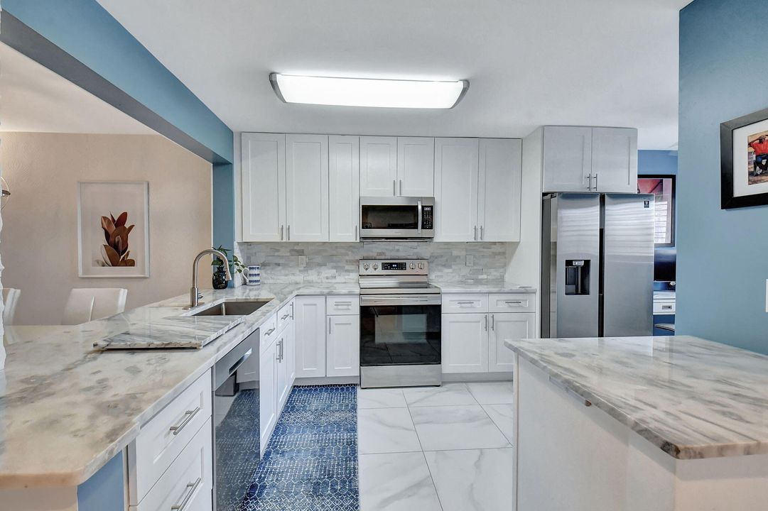 For Sale: $290,000 (2 beds, 2 baths, 1348 Square Feet)