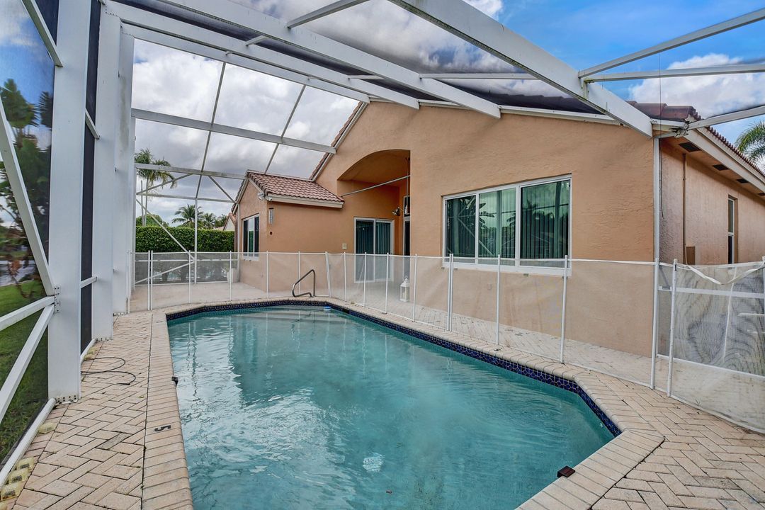 Active With Contract: $5,250 (4 beds, 2 baths, 2339 Square Feet)