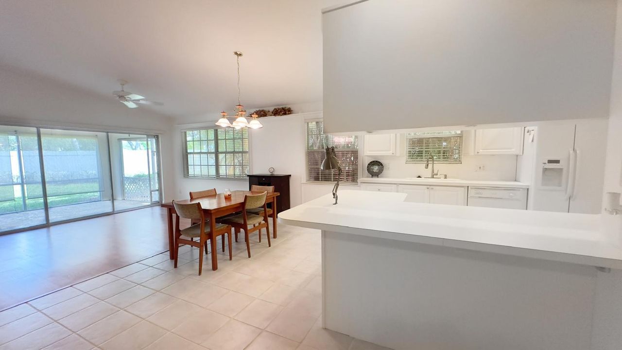 Active With Contract: $374,900 (2 beds, 2 baths, 1526 Square Feet)