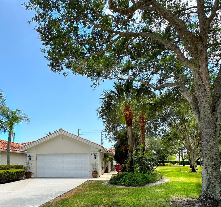 Active With Contract: $374,900 (2 beds, 2 baths, 1526 Square Feet)