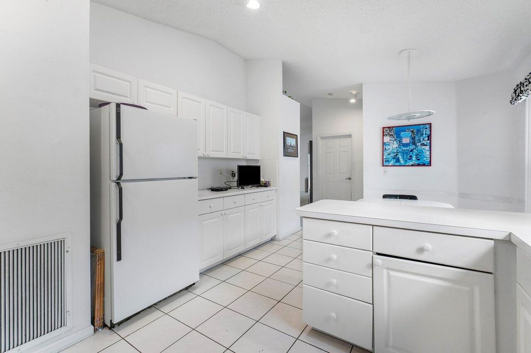 For Sale: $375,000 (3 beds, 2 baths, 1479 Square Feet)