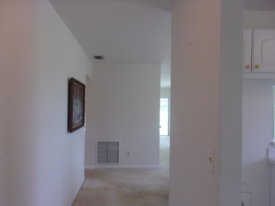 For Sale: $159,900 (2 beds, 2 baths, 1014 Square Feet)