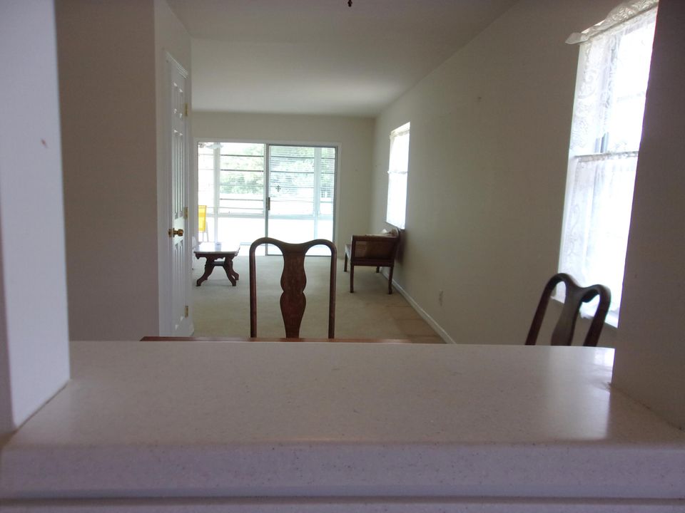 For Sale: $159,900 (2 beds, 2 baths, 1014 Square Feet)