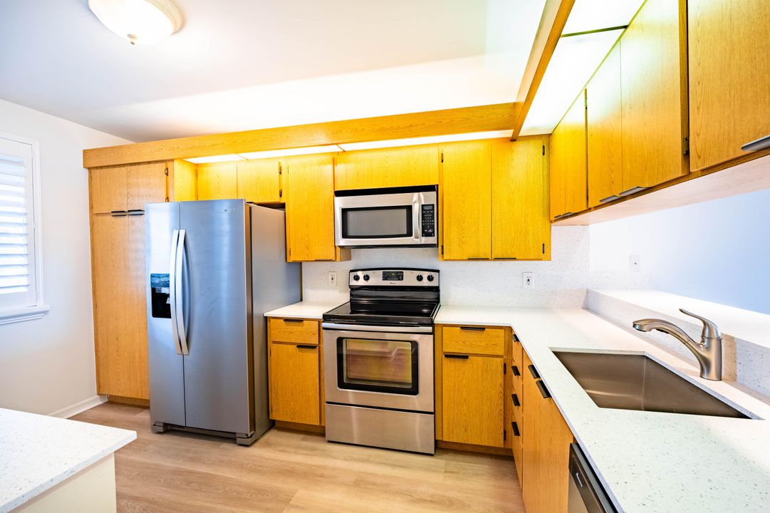 For Sale: $269,990 (2 beds, 2 baths, 1385 Square Feet)