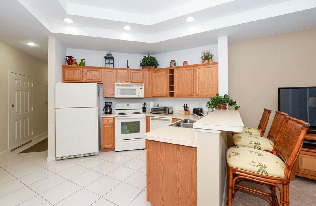 For Sale: $319,900 (2 beds, 2 baths, 1312 Square Feet)