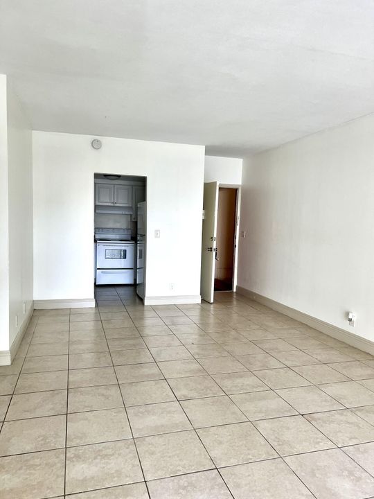 For Rent: $2,250 (2 beds, 2 baths, 847 Square Feet)