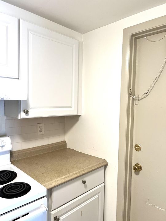 For Rent: $2,250 (2 beds, 2 baths, 847 Square Feet)