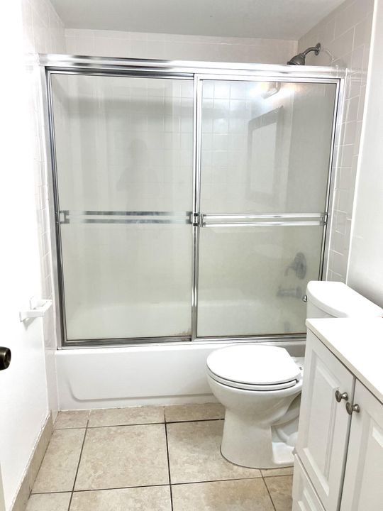 For Rent: $2,250 (2 beds, 2 baths, 847 Square Feet)