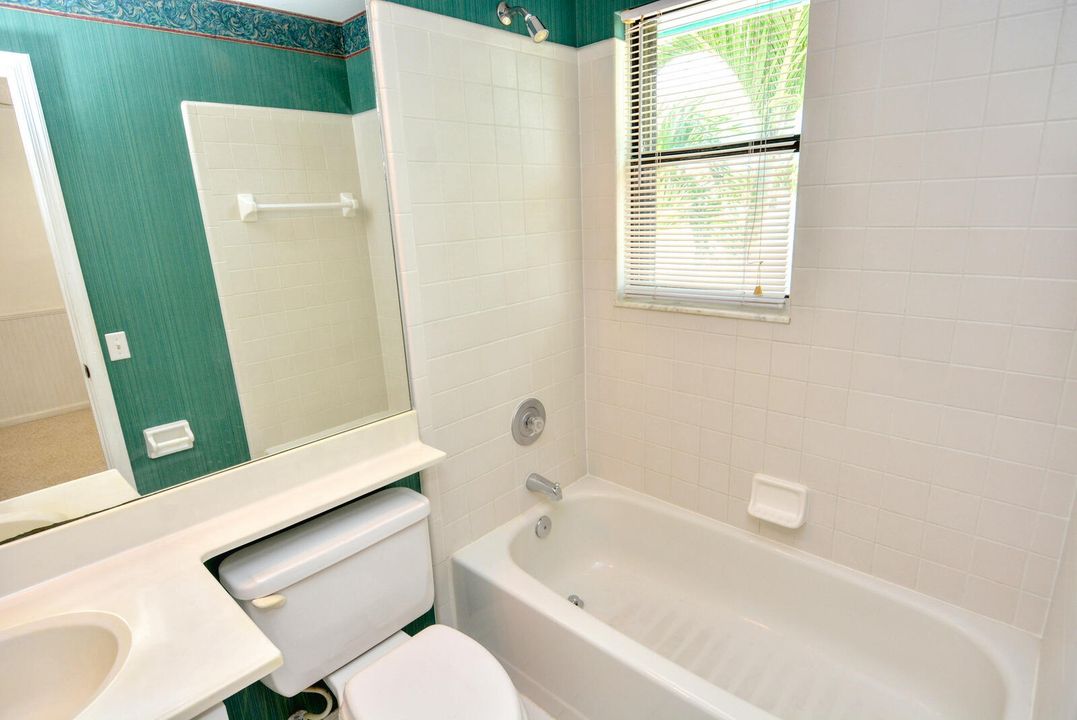 For Sale: $288,750 (2 beds, 2 baths, 1167 Square Feet)