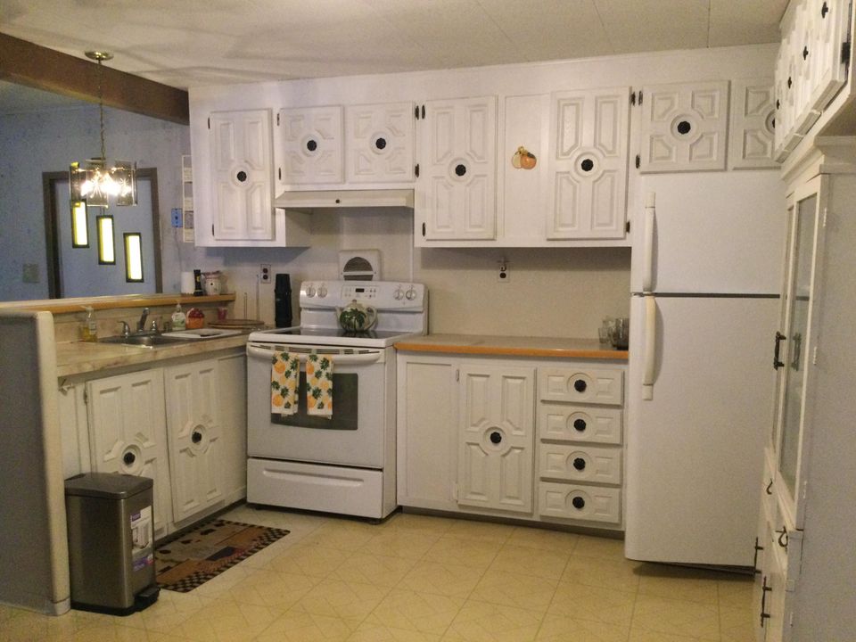 For Sale: $29,900 (3 beds, 1 baths, 1176 Square Feet)