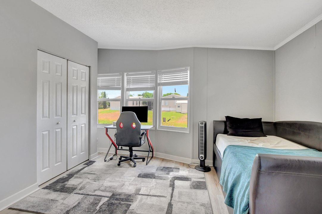 Active With Contract: $350,000 (4 beds, 2 baths, 1534 Square Feet)