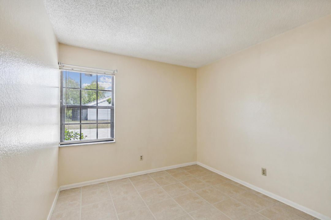 For Rent: $2,200 (3 beds, 2 baths, 1055 Square Feet)