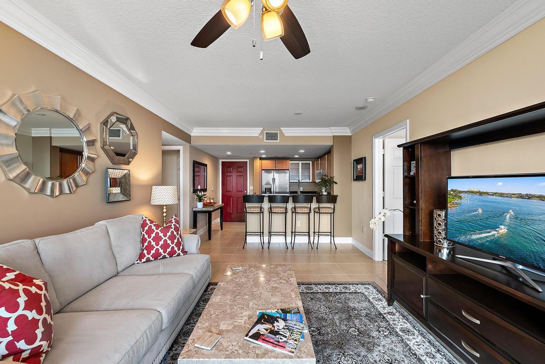 For Sale: $524,900 (2 beds, 2 baths, 1130 Square Feet)